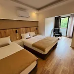 Loca Centre Hotel