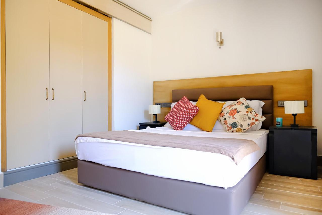 Les Sables Suits Villa *