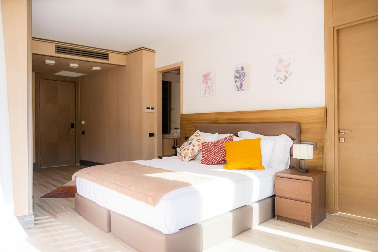 Les Sables Suits Villa *