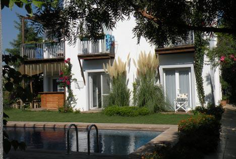 Satsuma Suites 3*