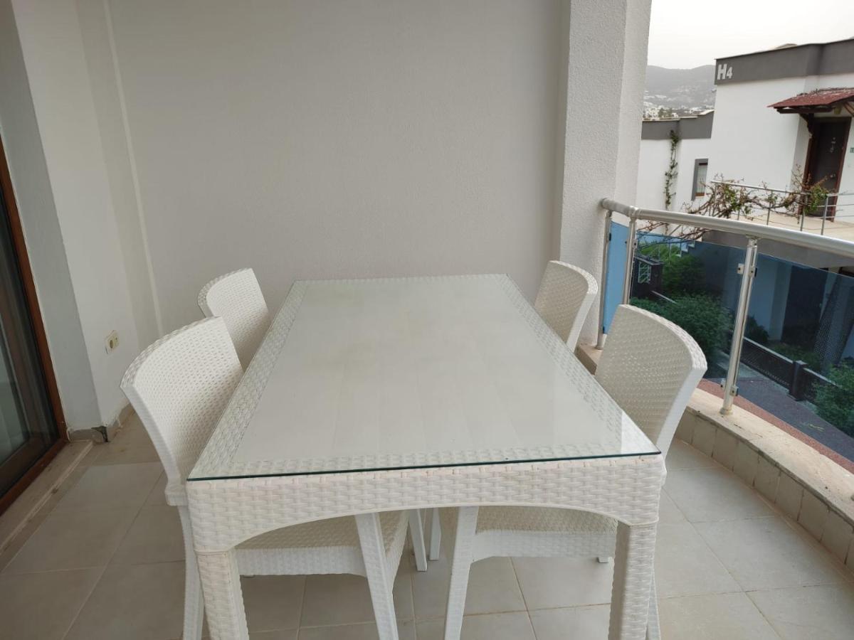 Aura Apartment