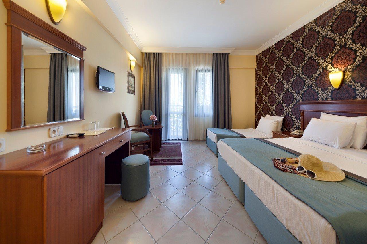Golden Age Crystal Hotel 4*