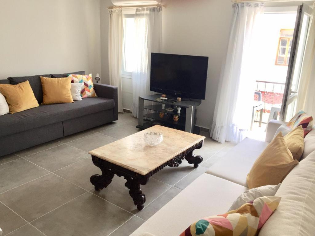 Turgutreis Merkezde Plaja 50 Metre Apartment *
