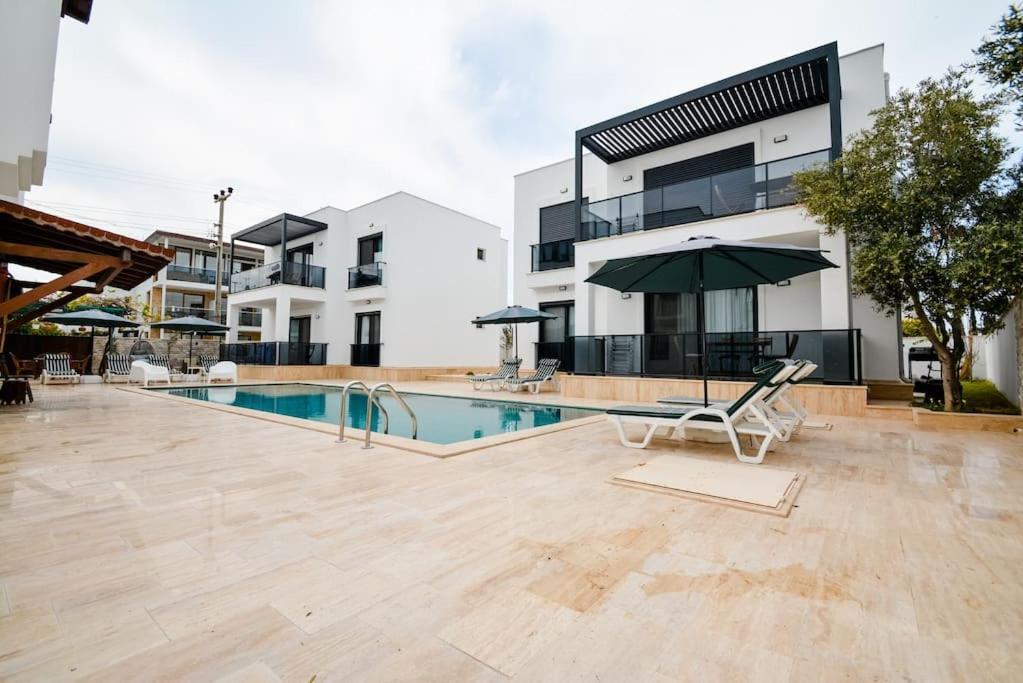 Brand New 2 Bedroom Floor Flat With Pool A2