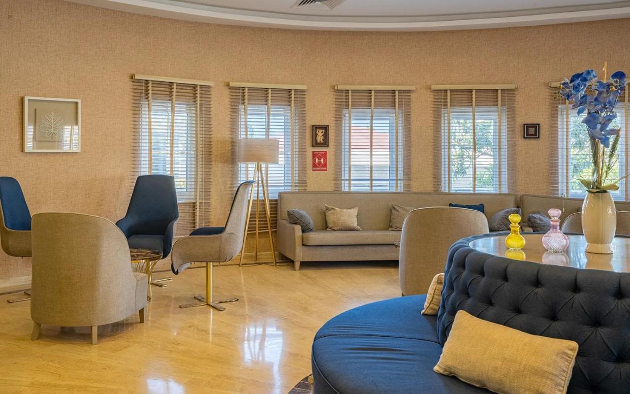 Otel Golden & 4*