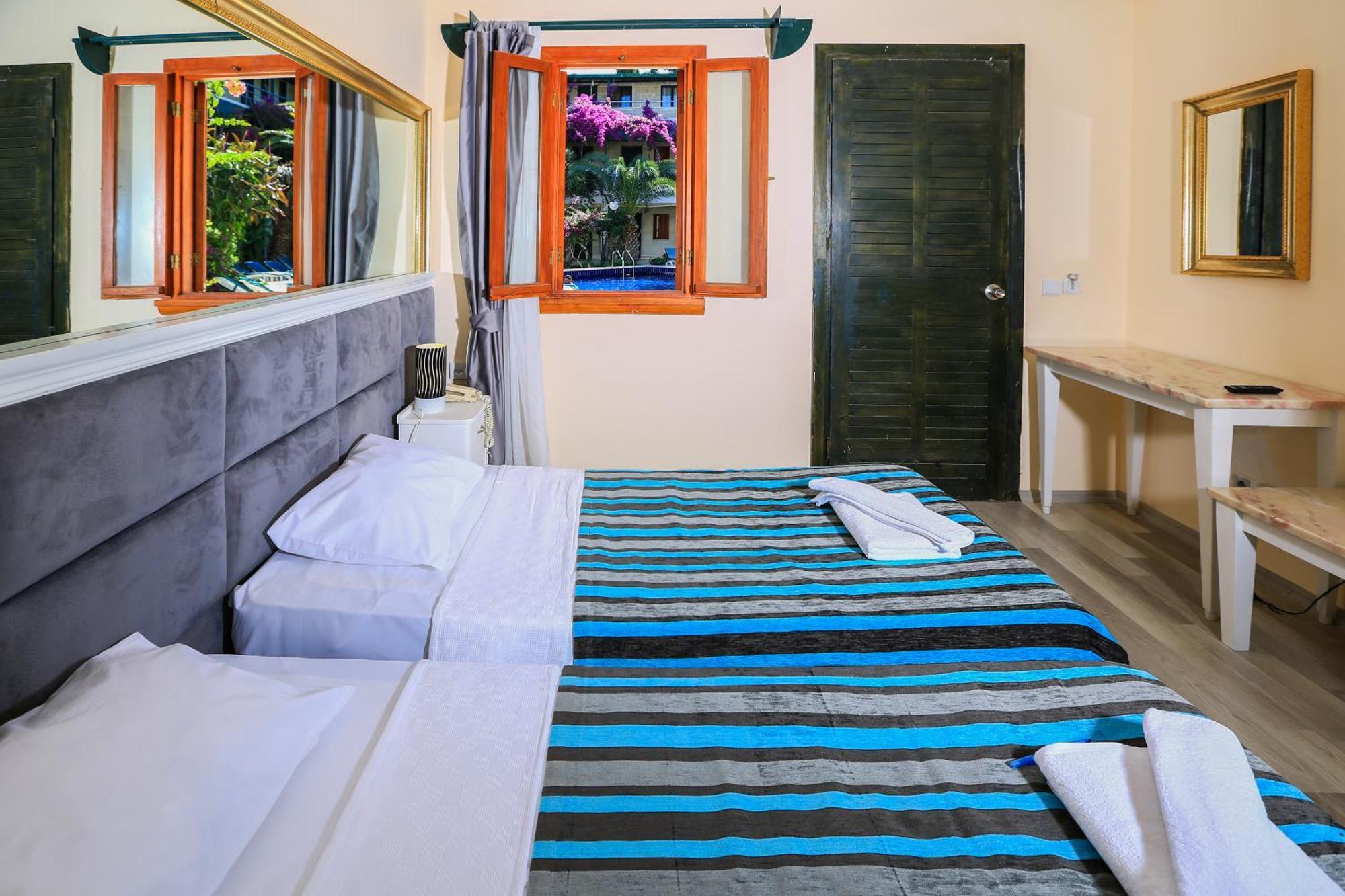Hotel Bleu Nuit 4*