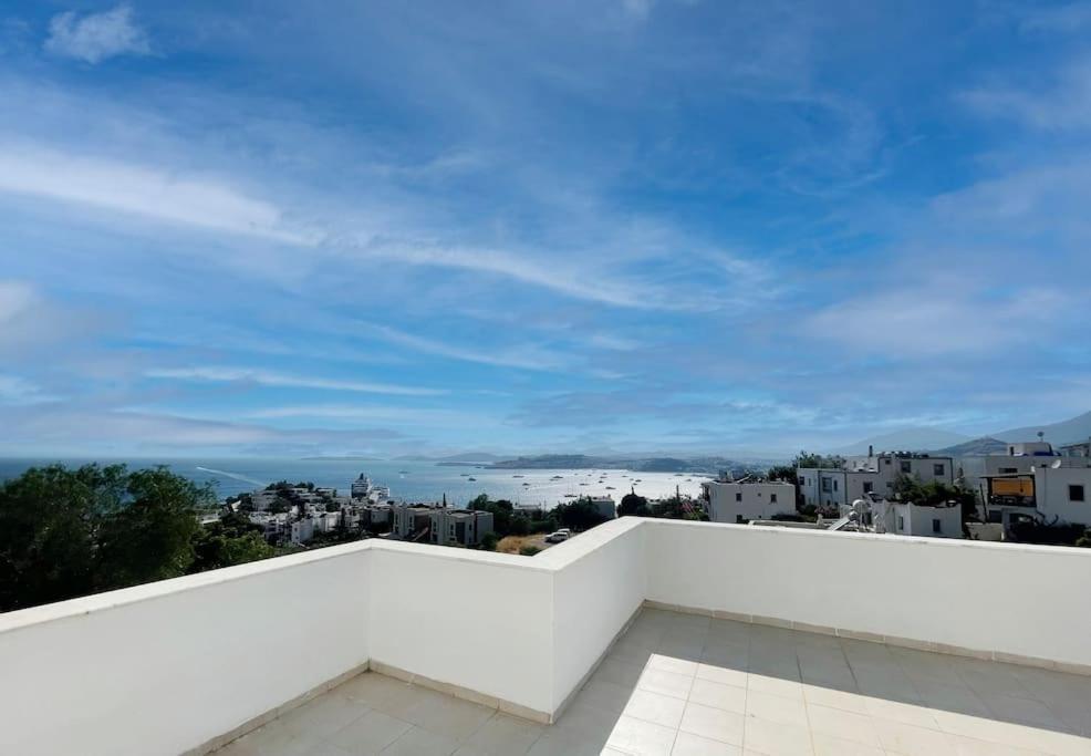 Private 5-bedroom With Pool And Sea View In * Bodrum