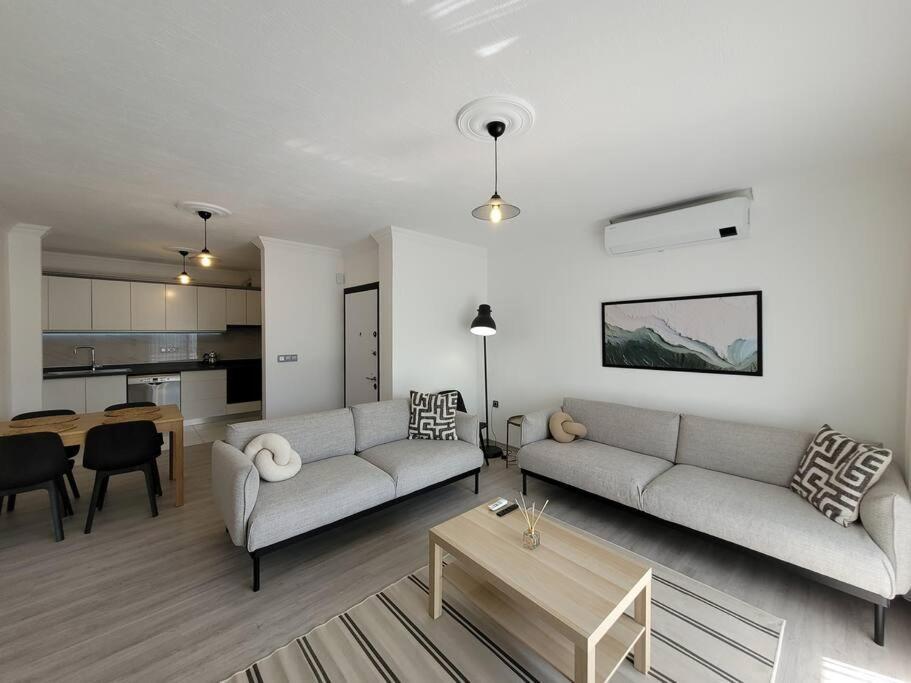 Apartment Bodrum Center 2 Bedroom Calm Modern Upstairs Flat - Yeni Duenya Bodrum *