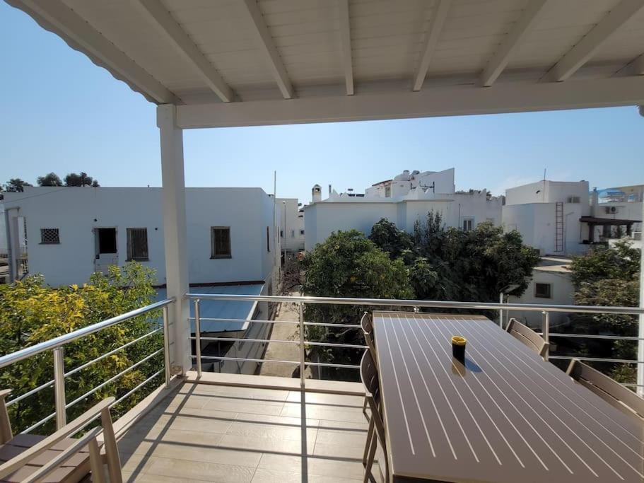 Bodrum Center 2 Bedroom Calm Modern Upstairs Flat - Yeni Duenya Bodrum Apartment Bodrum
