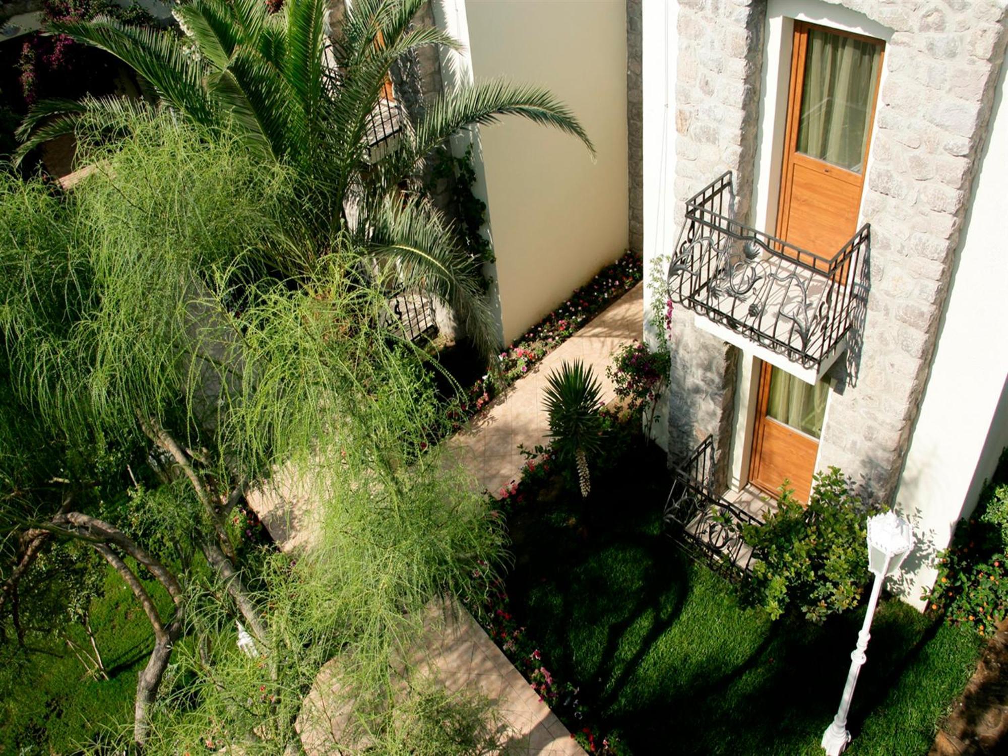 Hotel Bella Garden 4*