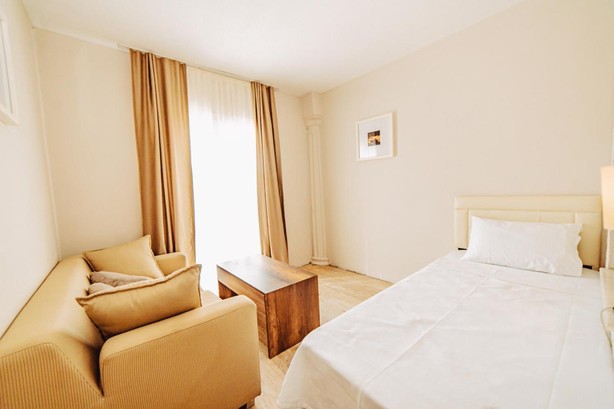 Hotel The Lume Boutique & Restaurant &