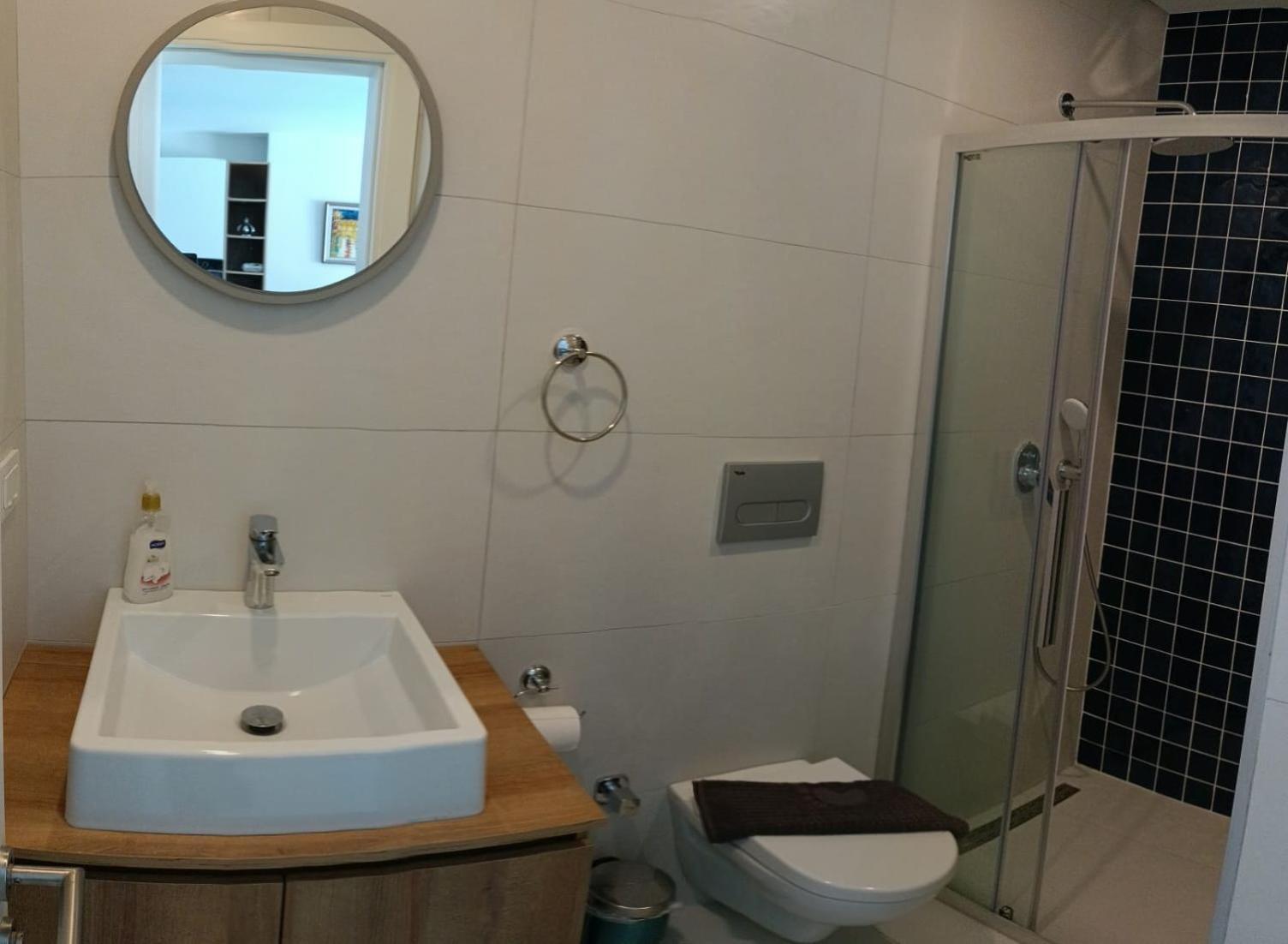 Queen Residences &