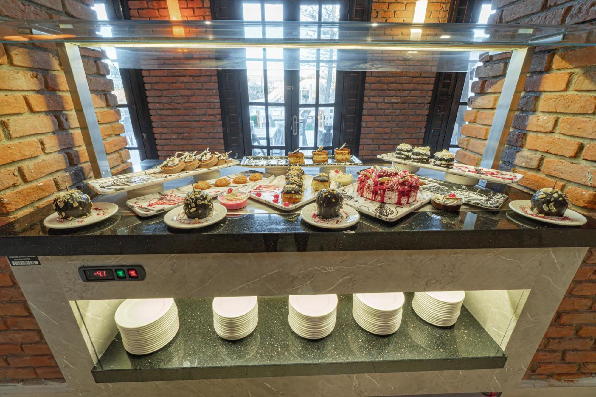 Hotel Alexander The Great &