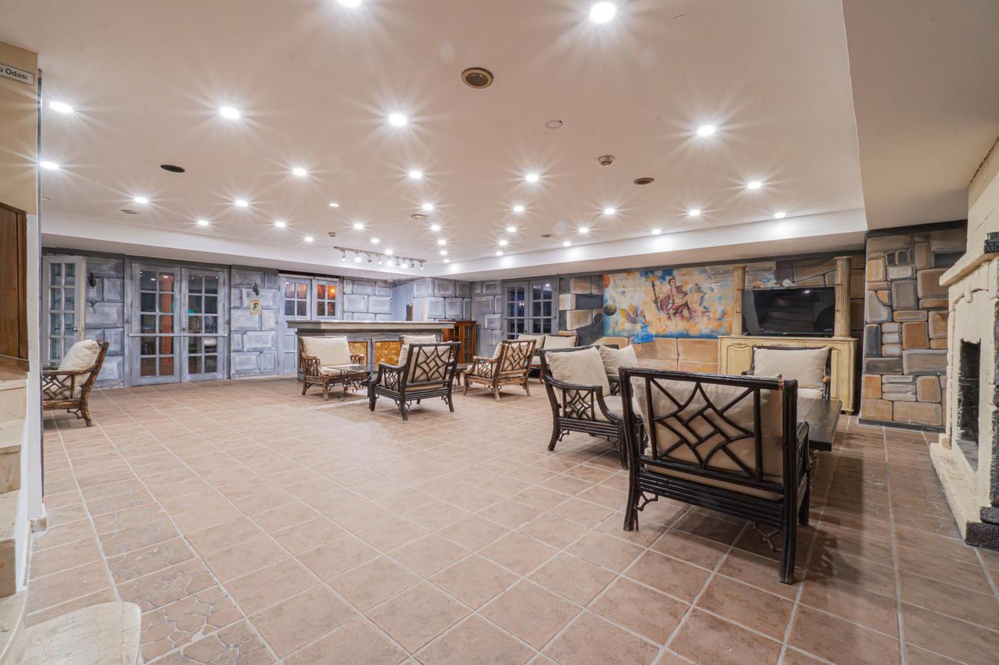 Alexander The Great & Hotel 3*
