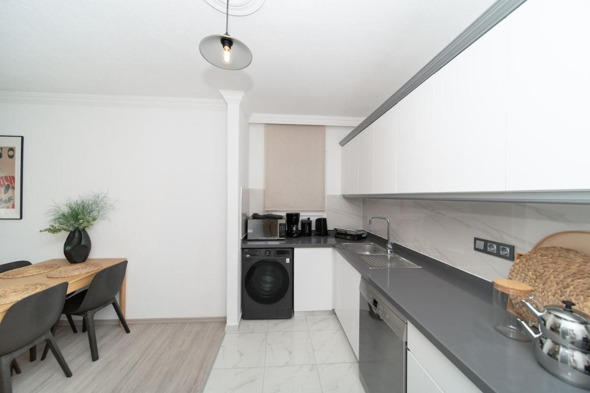 Bodrum Center 2 Bedroom Calm Modern Upstairs Flat - Yeni Duenya Bodrum