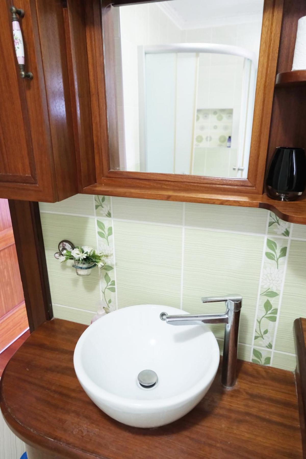 Aysem Mill Hill Apartment *