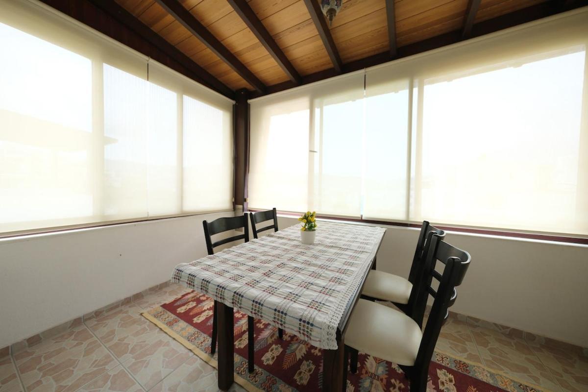 Aysem Mill Hill Apartment