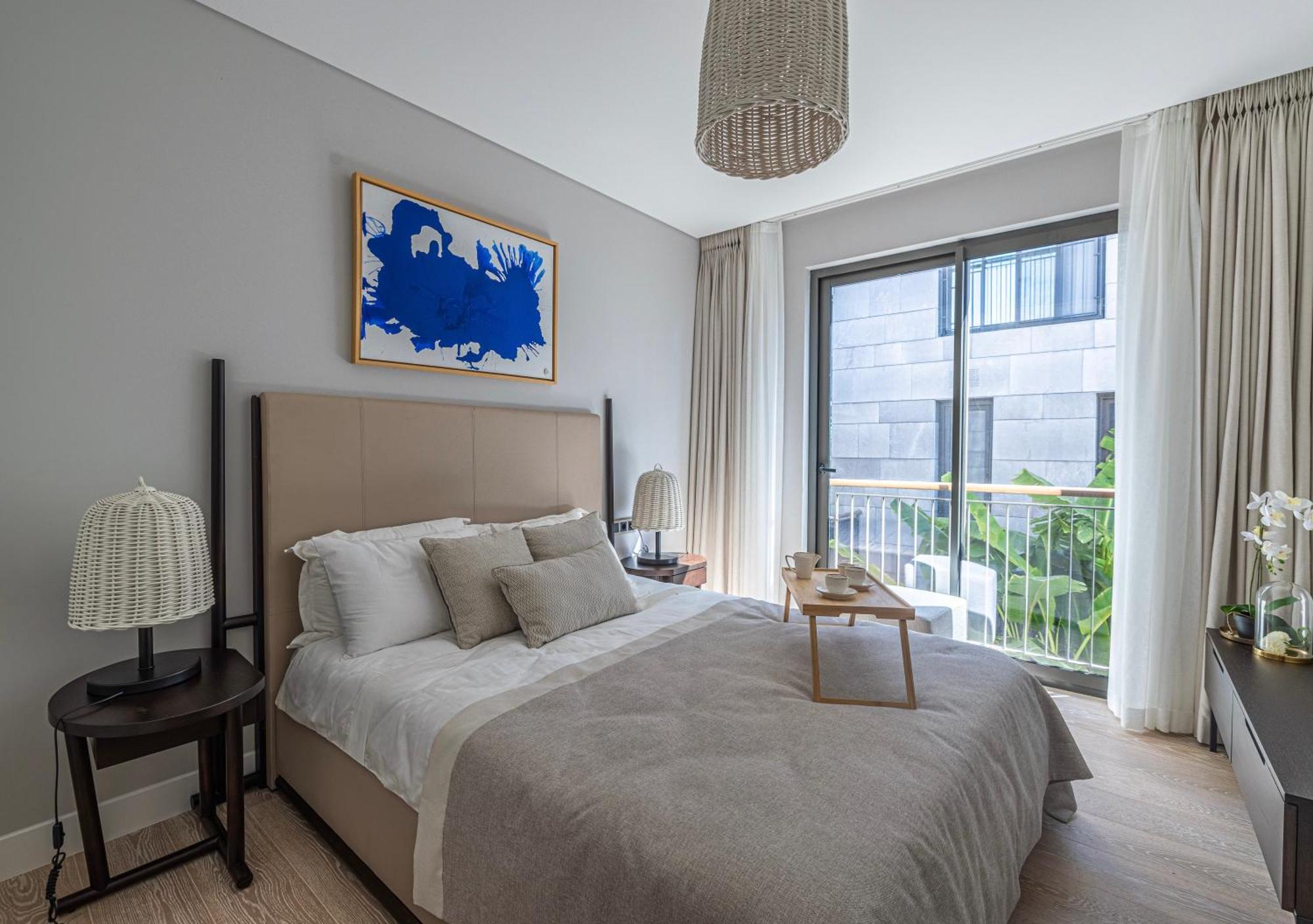 1-Bedroom Seafront Flat With Hotel Amenities *