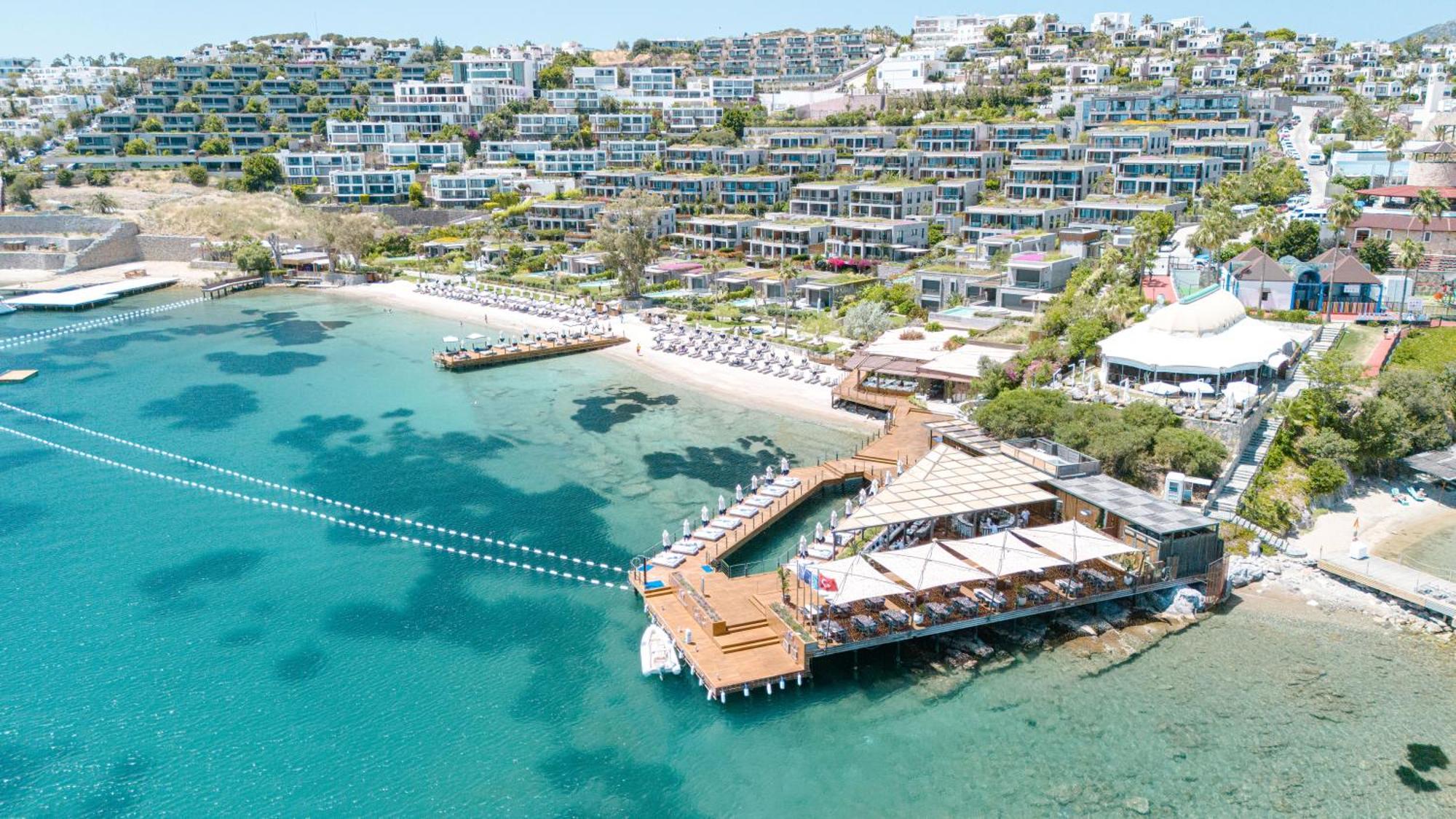 Apartment 1-Bedroom Seafront Flat With Hotel Amenities *