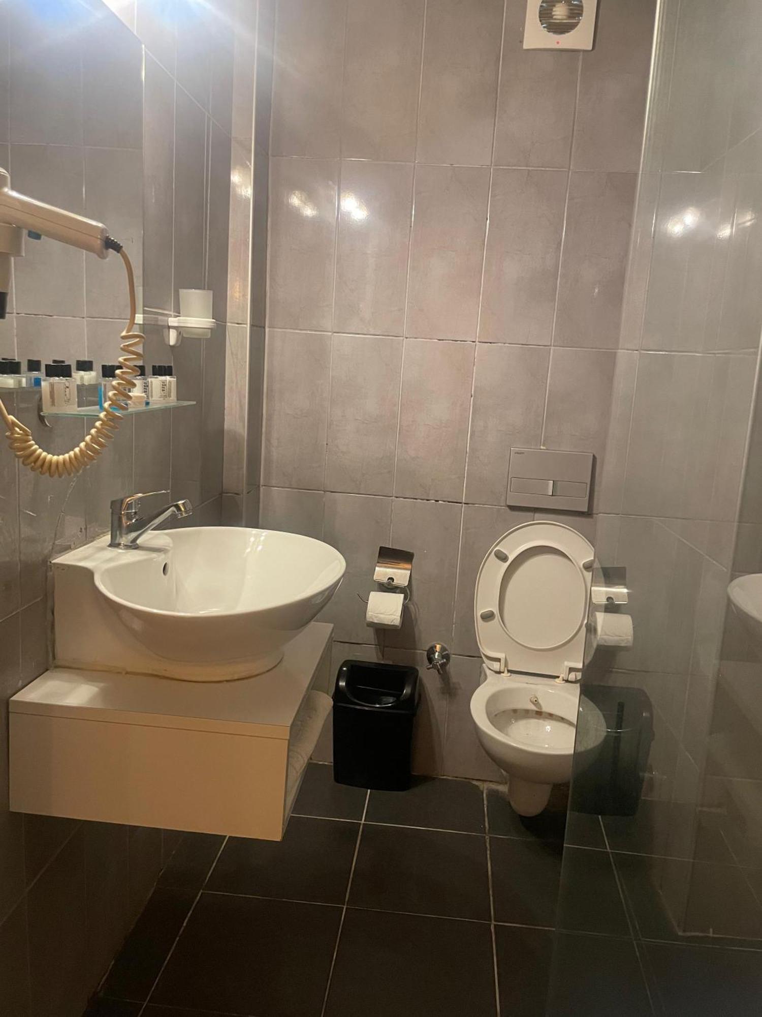 Tosunpasa Hookah Lounge Kafe Restroran Ve Turizm Otelcilik