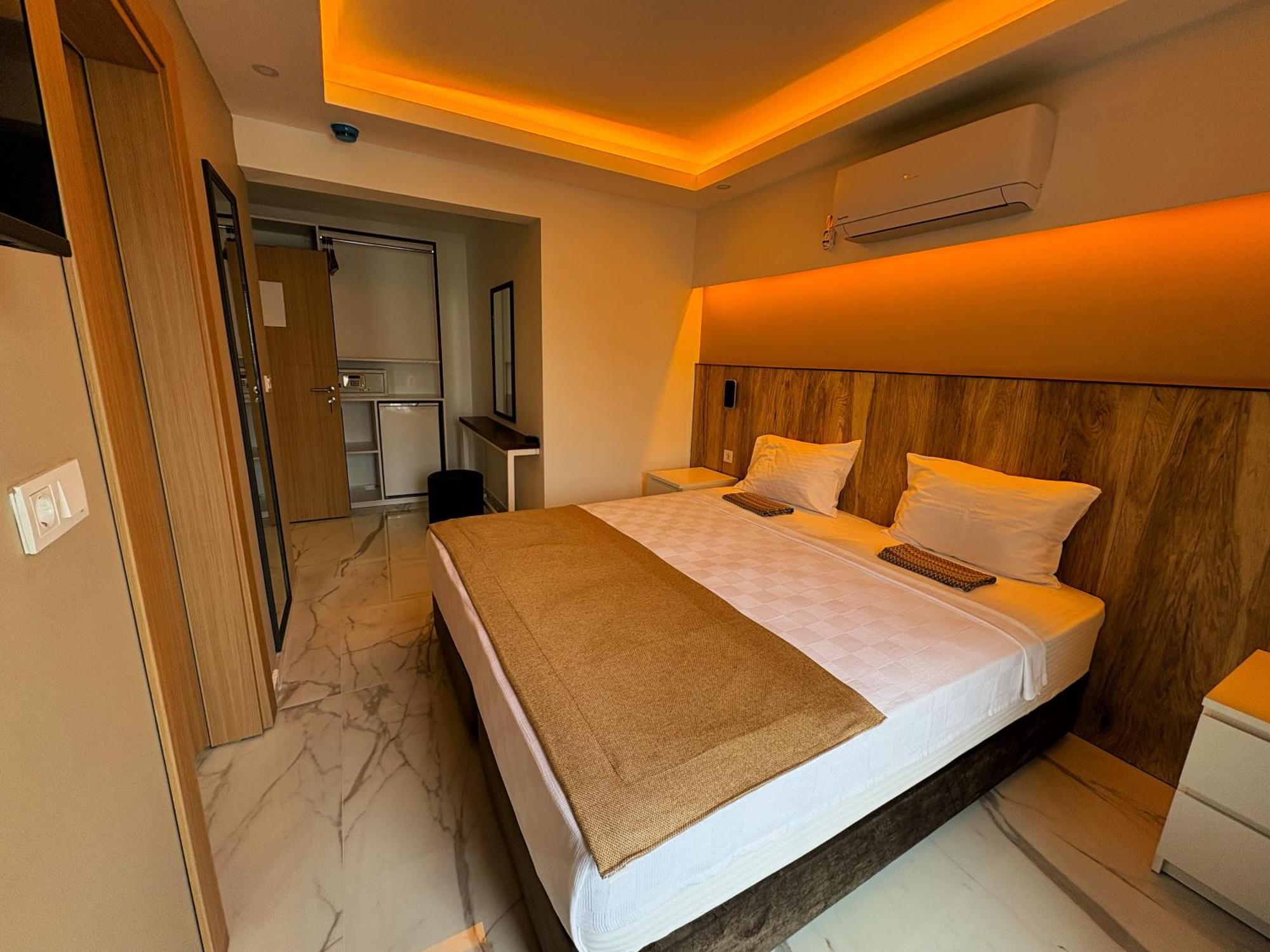 Hotel Loca Centre