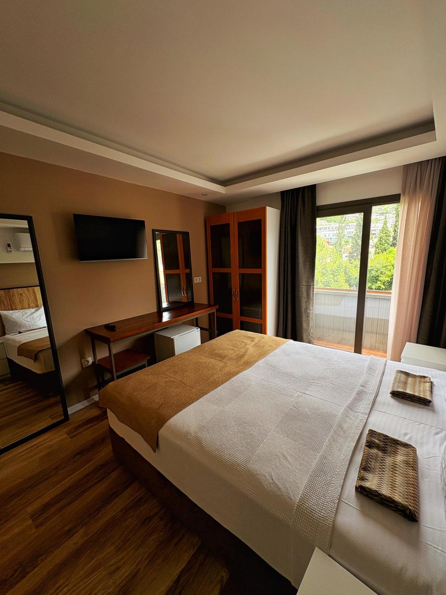 Loca Centre Hotel