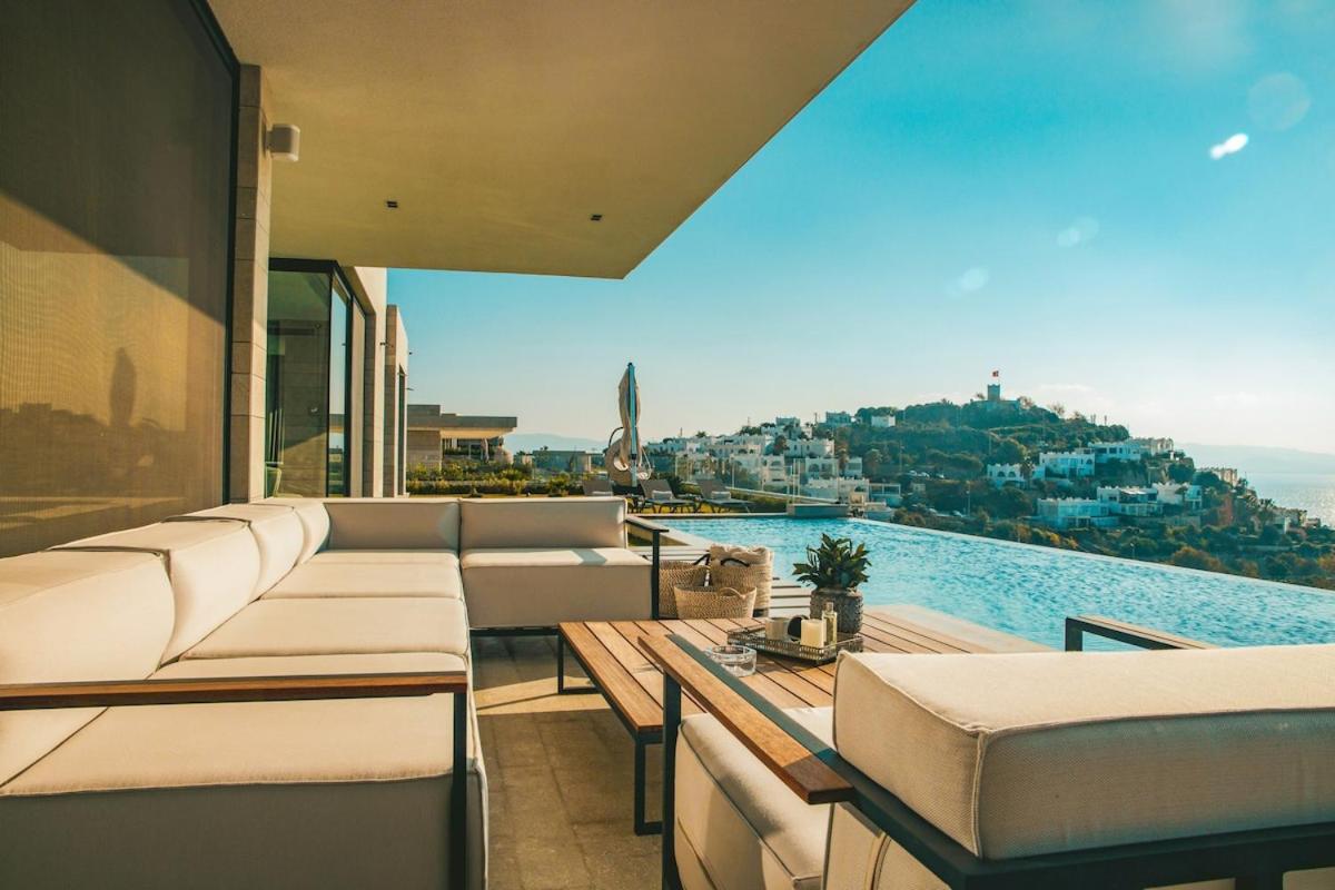 Luxury In With Breathtaking Views Villa