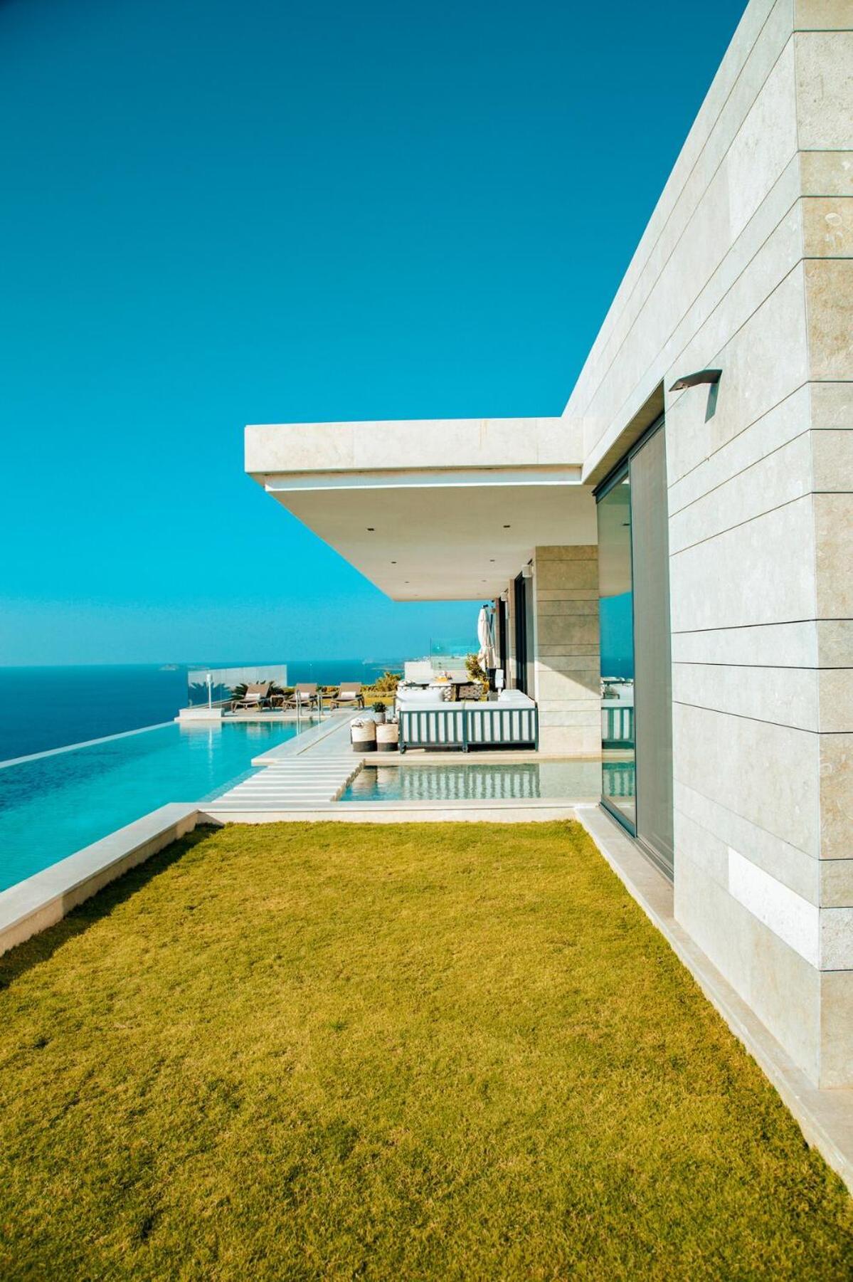 Luxury In With Breathtaking Views *