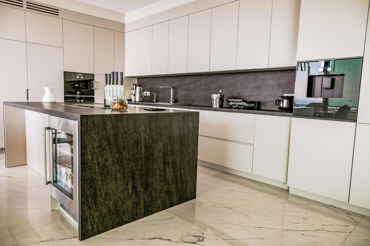 Luxury In With Breathtaking Views Villa *