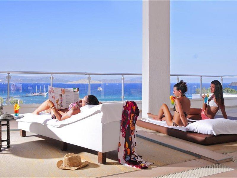 Hotel Noa Javelin Beach Club