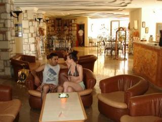 Parilti Hotel