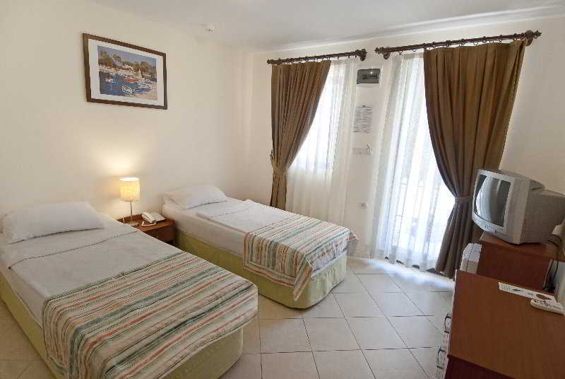 Club Mira Luna Otel