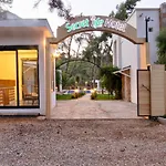 Secret Life Hotel