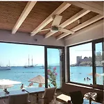 Surfer Caravan Gastro Pub&Suites