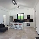 Guemuesluek Uemit Villa