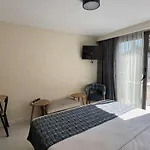 Queen Residences & Apart Hotel