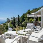 Stunning Sea View & Private Garden Villa In Bodrum
