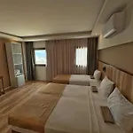 Loca Centre Hotel