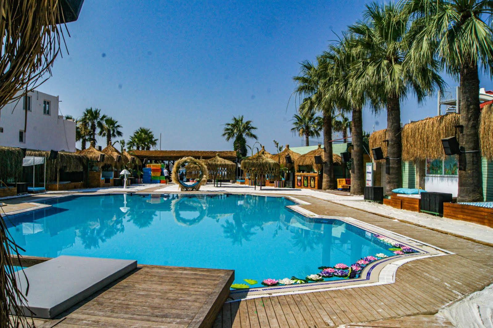 Dream Palace Hotel