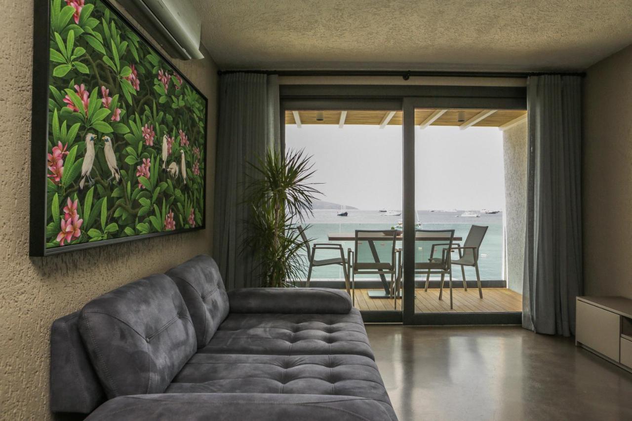 Surfer Caravan Gastro Pub Suites- Adults Only Apartment