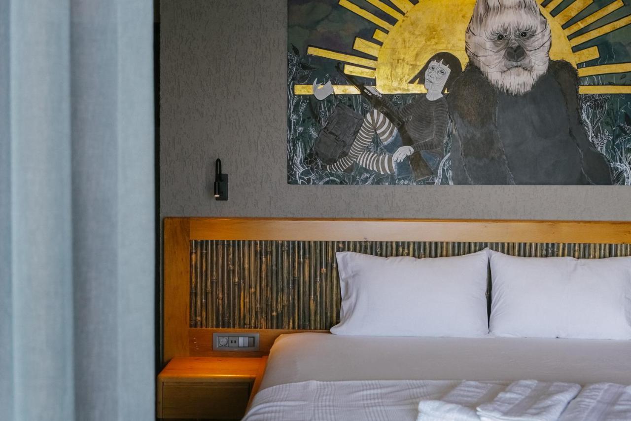 Surfer Caravan Gastro Pub Suites- Adults Only *