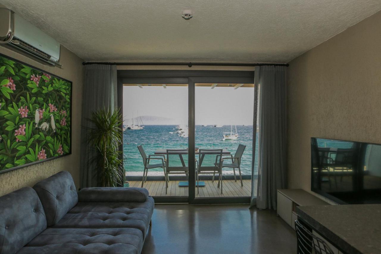 Surfer Caravan Gastro Pub Suites- Adults Only Bodrum