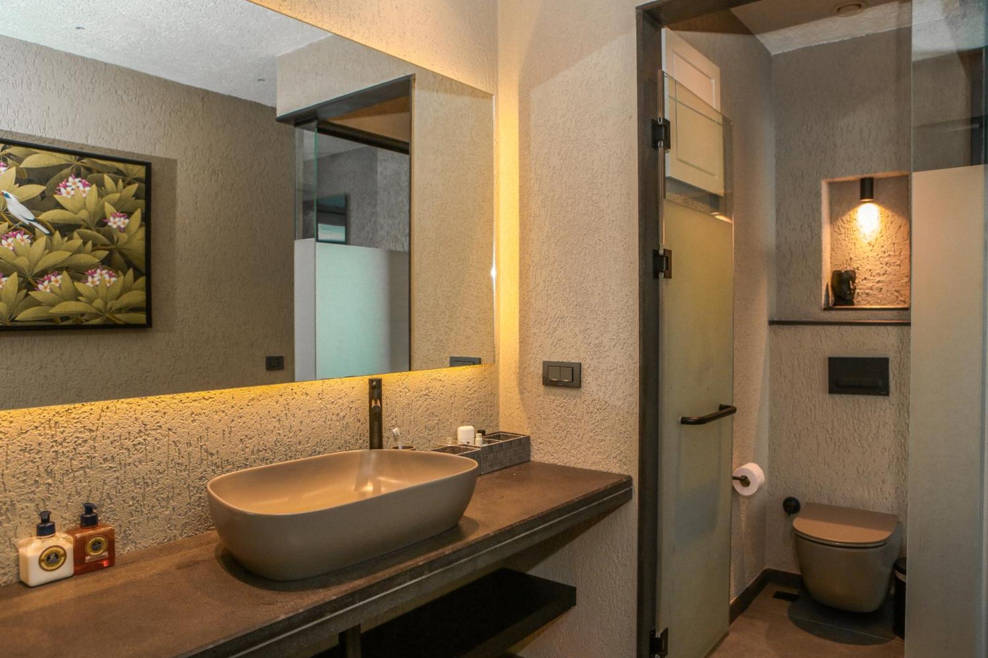Surfer Caravan Gastro Pub Suites- Adults Only * Bodrum