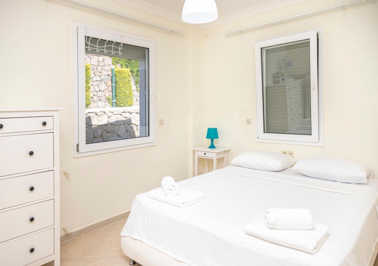 Splendid House With Sea View And Shared Pool In Apartment Bodrum