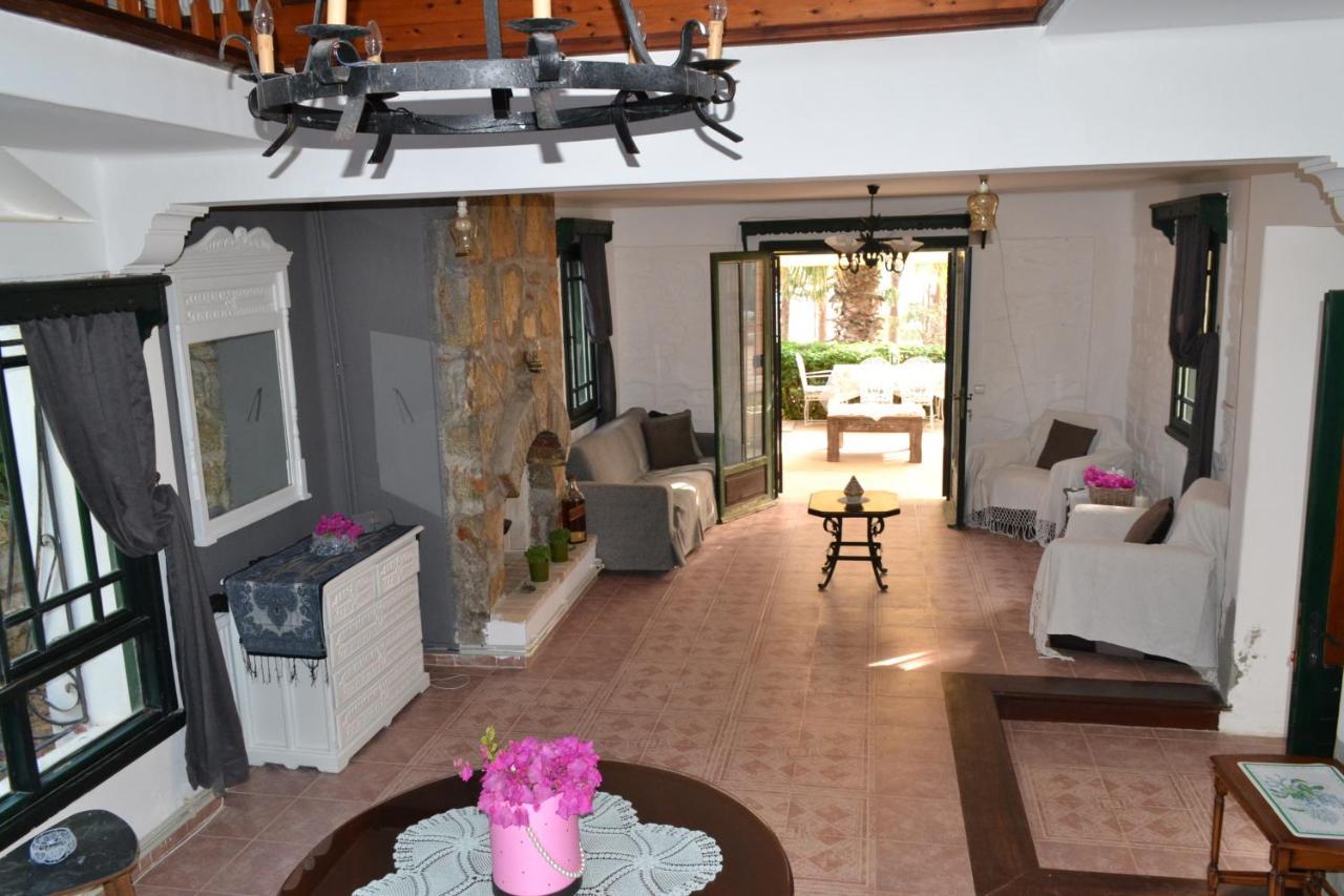 Villa Muhafazakar Aileye Tam Korunakli Ozel Havuzlu Malikane 8+2 Bodrum