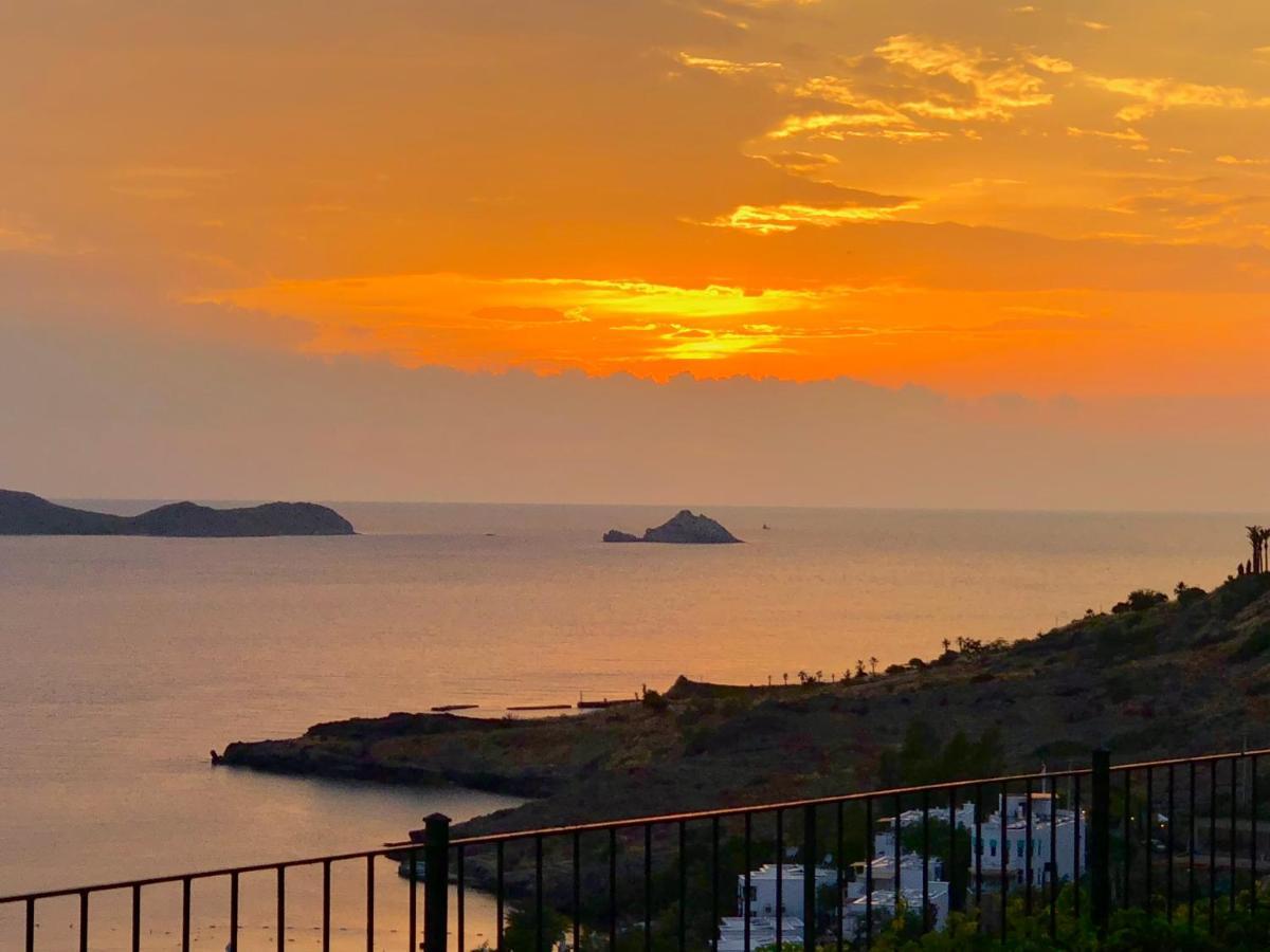 Breathtaking Sea View With A Peaceful Garden Apartment *