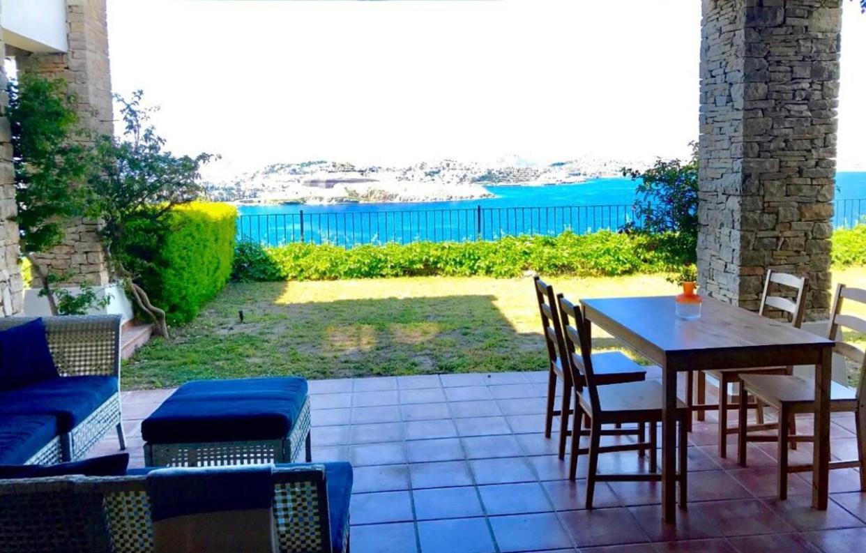 Breathtaking Sea View With A Peaceful Garden Apartment *
