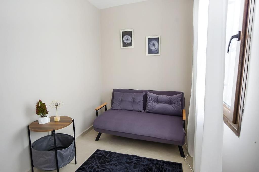 Cozy And Central With Shared Pool Near Beach In *