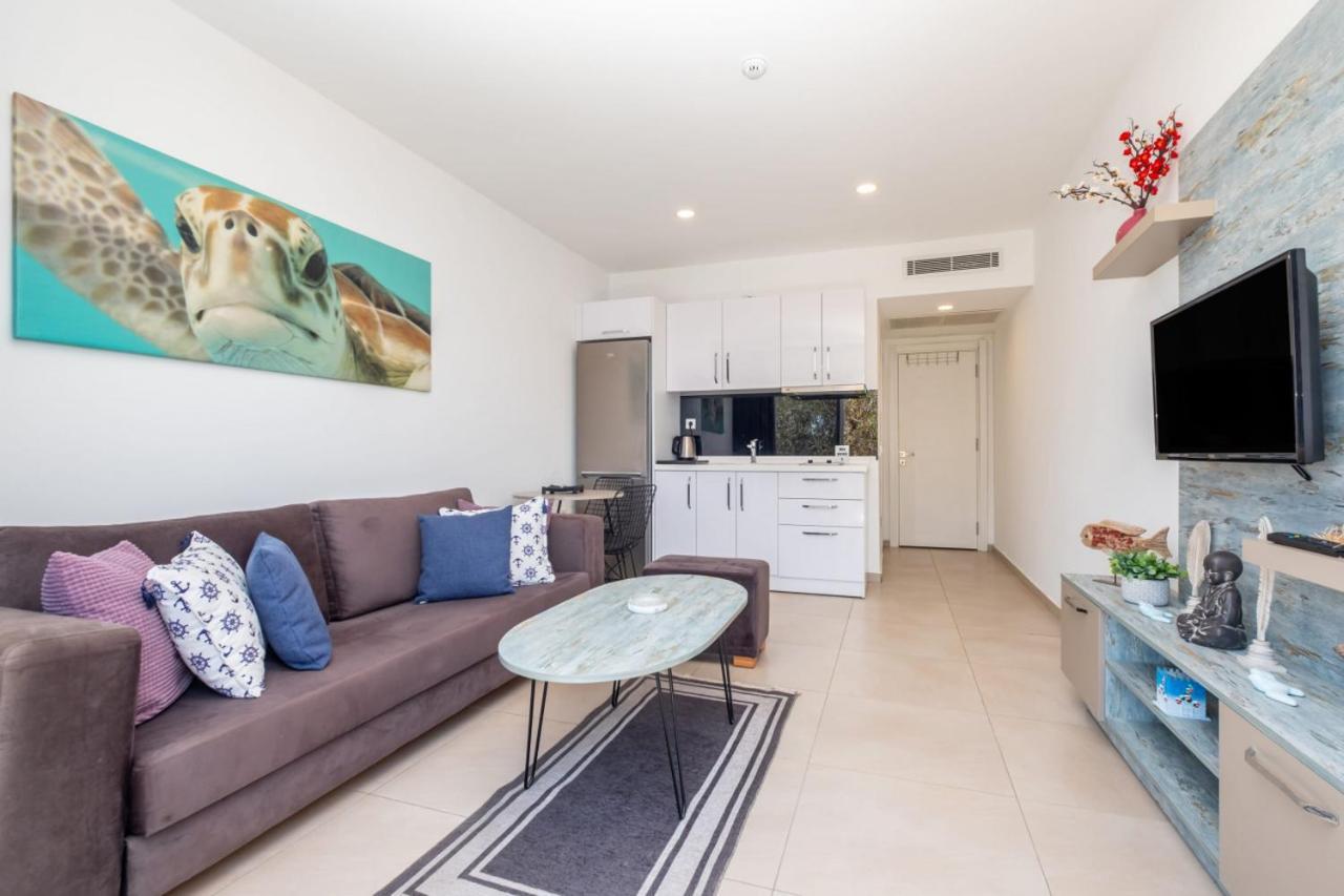 Seafront Flat With Breathtaking Sea View In