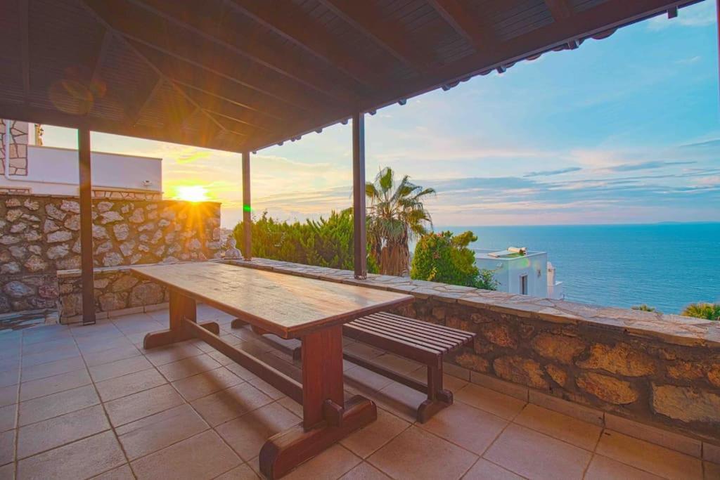 Seba; Yalikavakta Oezel Havuzlu 4+1 Villa Bodrum